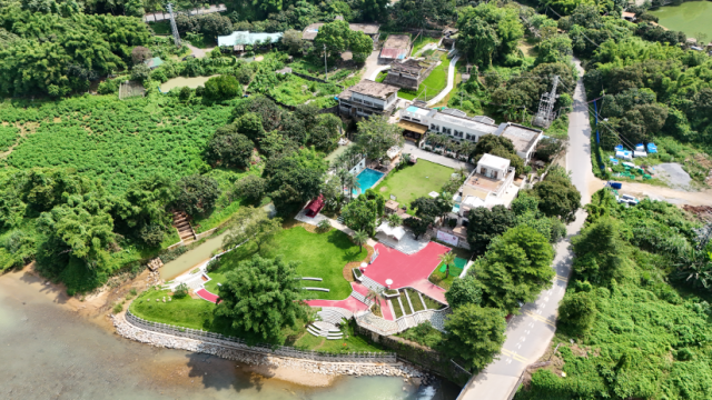 坐落在派潭河畔的恒溪湾民宿。