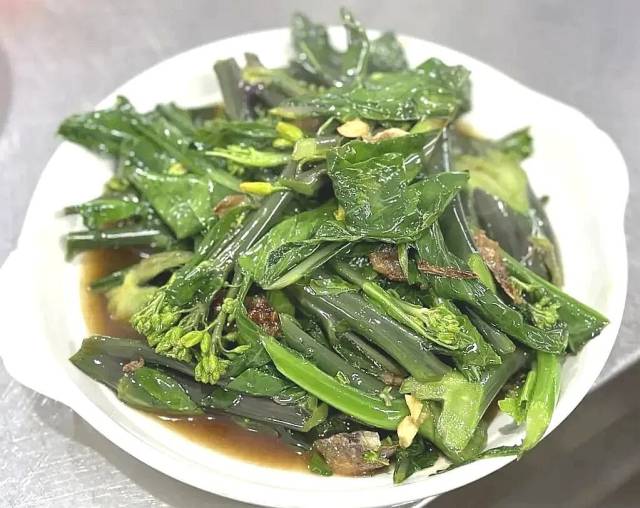 入冬后，红脚芥蓝成了潮汕人的美食符号