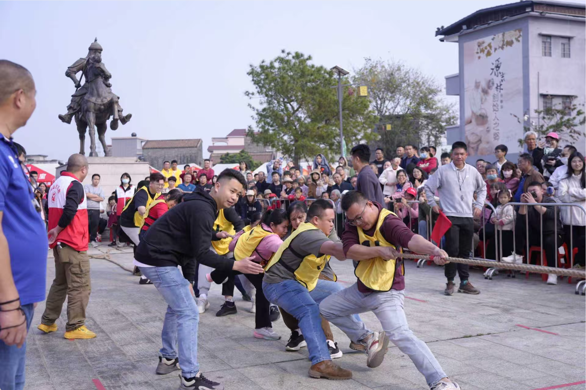 鹤山龙口乡村大力牛拔河比赛现场