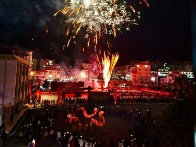 韶关南雄：香火龙巡游闹元旦