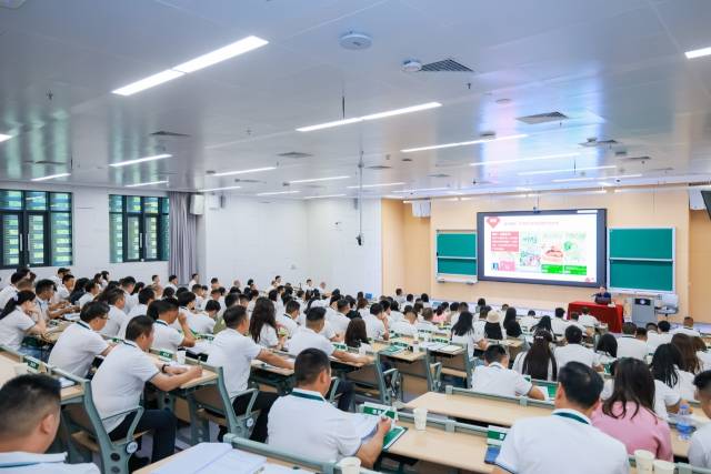 11月3日至5日，农业农村部组织的贵州、四川乡村振兴“头雁”项目培训班在中山大学深圳校区成功举办。