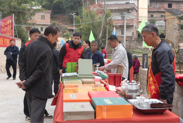 农特产品展销区