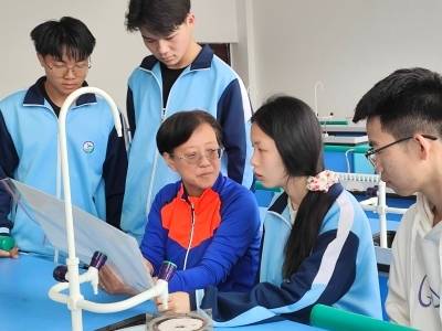 88名广州骨干“组团”改写毕节医疗教育版图