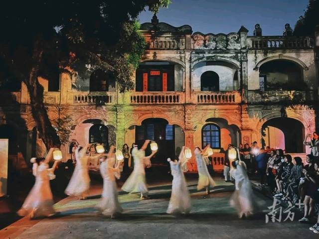 岭南寻迹之《剑合钗圆》沉浸式现代舞剧。祖庙街道供图