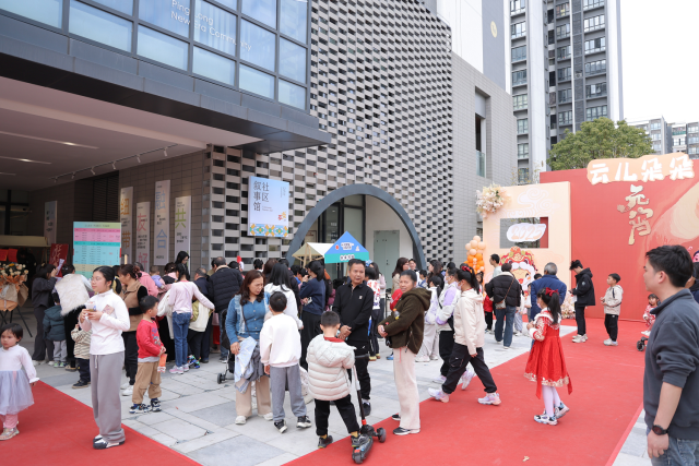 平龙社区邻里和睦，每当有大型庆典活动，都有不少居民前来捧场。