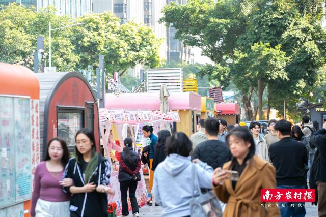 “帮扶市集  策马迎春”消费帮扶主题市集现场。策马