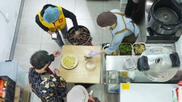 南方视评｜小巷故事走向全国，免费午餐展现佛山温度