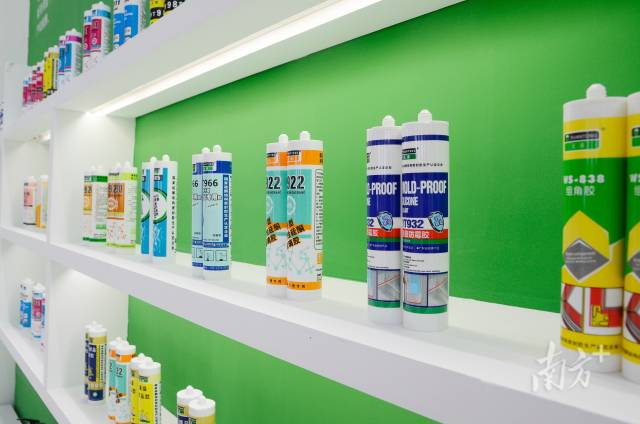 元通胶粘正以传统应用领域为根基，向新能源、高端装备等新兴领域拓展。