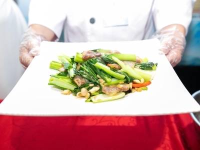 国家名厨炒热粤味珍品，连州菜心飘香深圳福田