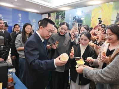 视频｜清远市长发出邀请：欢迎前来游长隆、泡温泉、住民宿、过暖冬