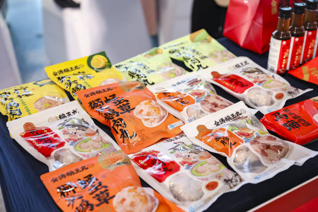 多种风格选择的狮头鹅加工食品。  