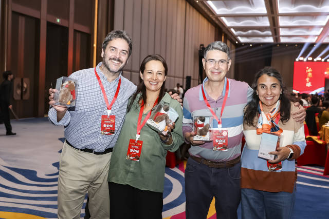 海外客商见证汕头狮头鹅百亿产业盛会。