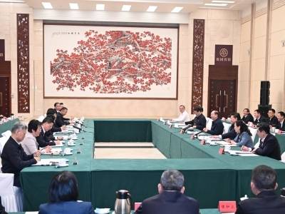 海南省党政代表团来粤考察交流，两省召开合作交流座谈会