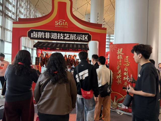 “万人鹅宴”是一个提振消费的重要平台。  南方农村报 陈思蓝 拍摄