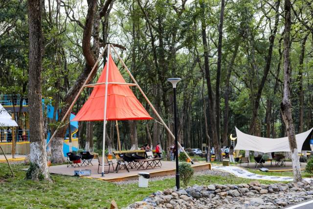 营地为年轻人提供众创空间。