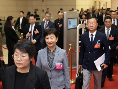 图集｜广州市十六届人大六次会议开幕