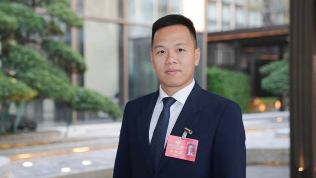 市政协委员刘嘉达：补齐服务供给、推动空间优化，助力儿童友好型社会建设｜2026广州两会