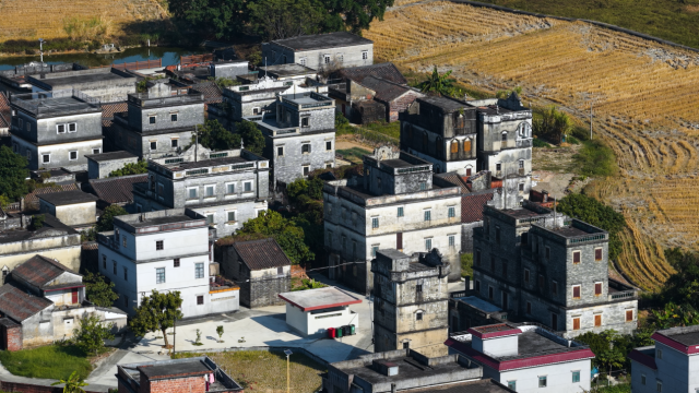 张小明的守护，让一份份飘零的乡愁，在故乡的坐标上稳稳落地。