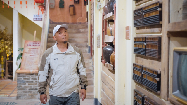 张小明从事民宿经营与侨乡建筑活化修复已有十余年。