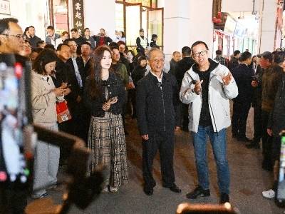 推介广货，市委书记联动“大V”出战 | 杨阿洋快评