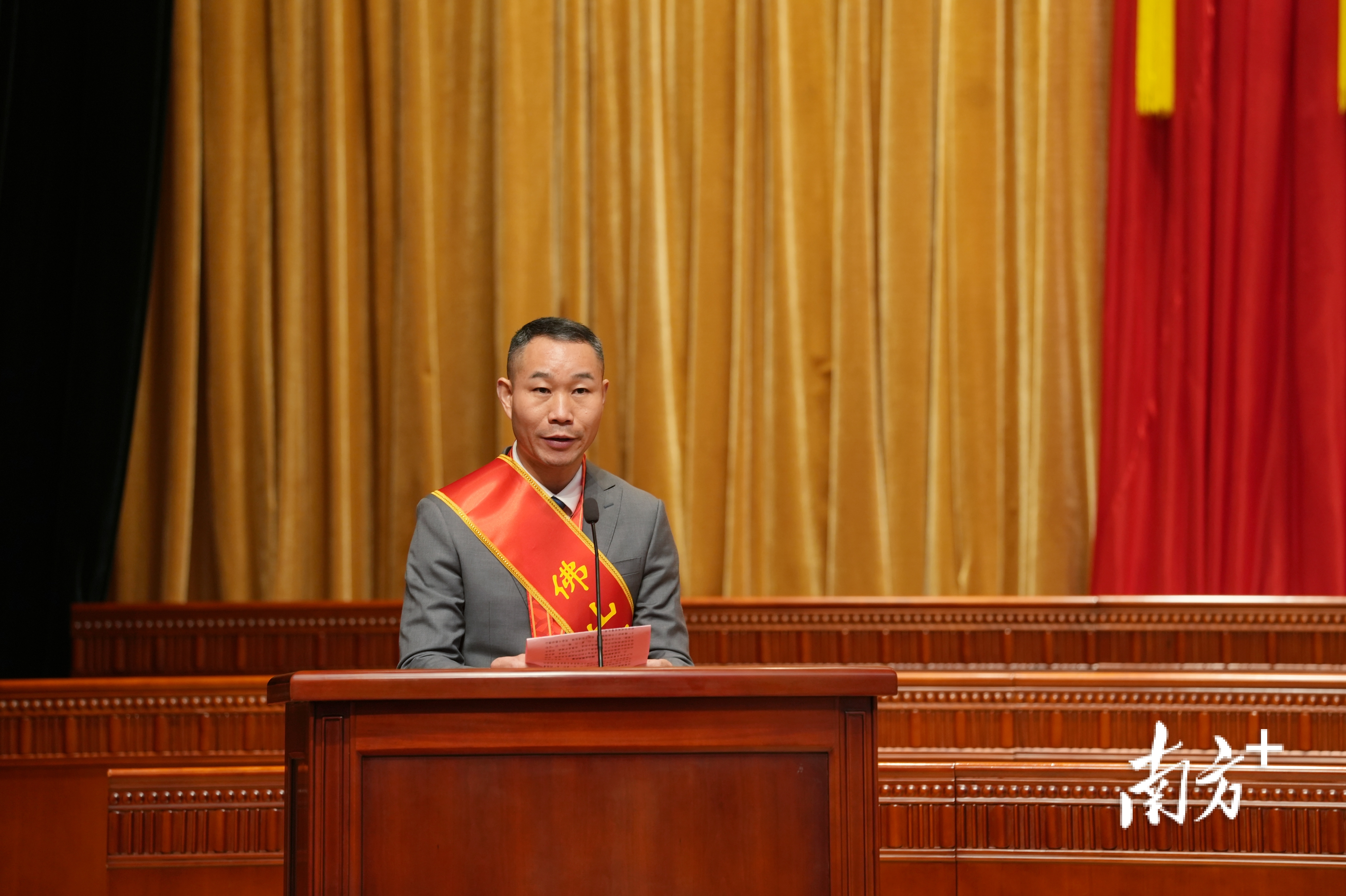 佛山市劳动模范、科顺防水科技股份有限公司叶吉发起倡议。&nbsp; &nbsp;廖明璨 摄&nbsp;