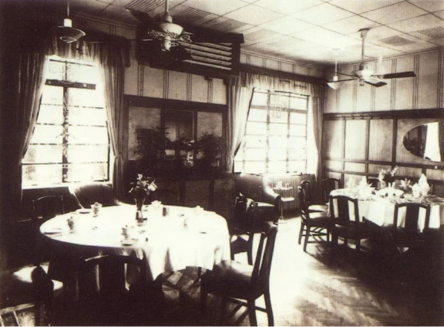 民国时期的上海新雅粤菜馆内景。