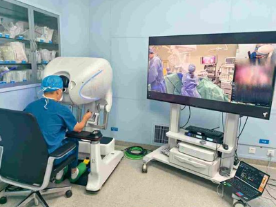 专家不用到场，远程控制机器人成功切除复杂子宫肌瘤