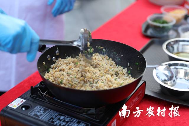 清远丝苗米炒饭粒粒分明。