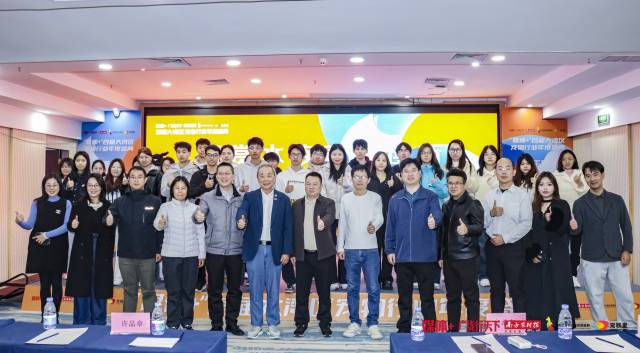 许品章(左6)和其他与会嘉宾合影。 许品章(左6)和其他与会嘉宾合影。