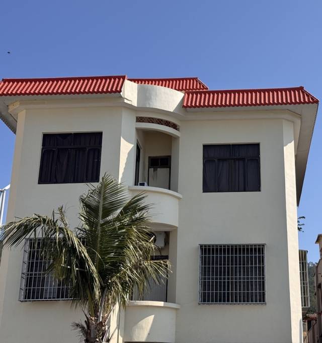 “平改坡”施工工艺考究，大大提升了安全性和实用性。