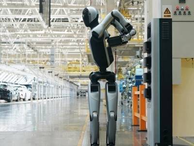 深圳工业机器人：产量占全国比重超10%，领跑全球智造赛道｜广货行天下·圳品出海忙