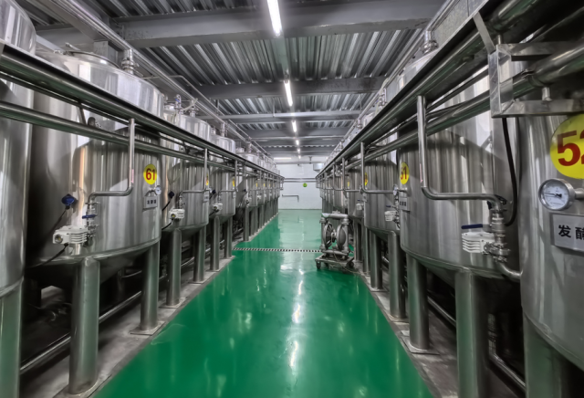 潮州“共富工坊”潮州市雄盛酿酒科技有限公司橄榄酒生产车间