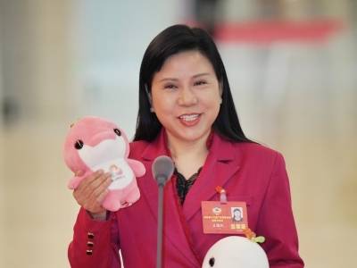委员通道｜她携“大湾鸡”亮相，建言用好“可爱动能”