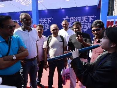 买新潮广货来深圳华强北，“中国电子第一街”成科技特产窗口