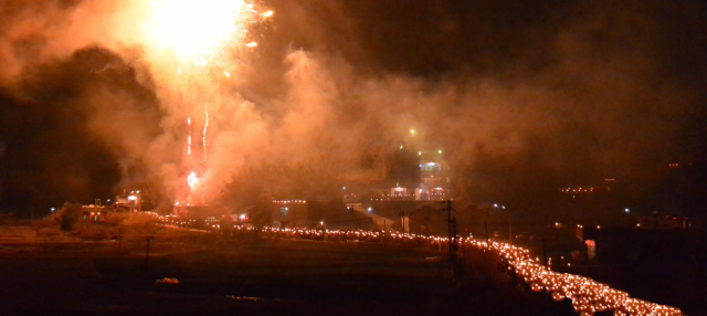 每年正月十五，星耀村举行火把巡游活动。受访者供图