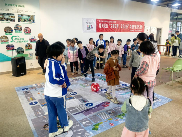 一件志愿红马甲，改变一个2.6万人的小区｜南山志愿π⑤