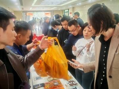 53款梅县“土特产”亮相省政府推介会获好评