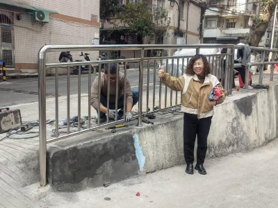 “爱管闲事的车管家”，金的物业成科苑社区暖心守护者