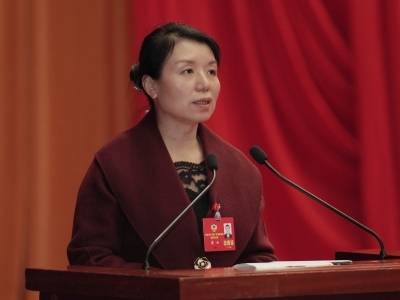 大会发言现场，省政协委员建议这样投资于人