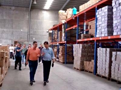 抢滩东南亚，潮籍侨胞组“带货天团”｜广货行天下 汕品潮出海①