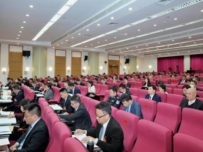 拼尽全力迈向城市中心！禅城区委全会这些话很提气