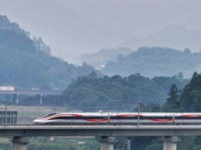 1月30日起广湛高铁开进广州火车站