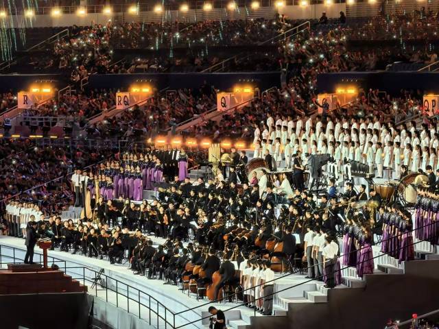 广州交响乐团领衔的“十五运粤港澳联合大乐团”，在十五运会开幕式上惊艳亮相。受访者供图