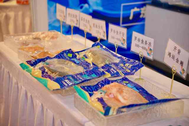 带皮与去皮的鱼块产品因便于操作、适配餐饮标准化流程的特点，备受采购商青睐。