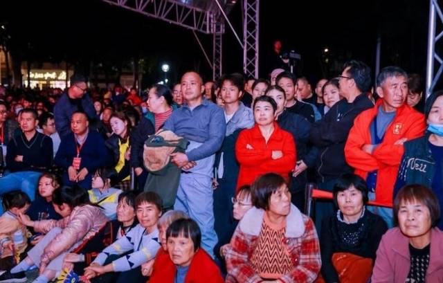 这场地道的“村晚”，已成为居民心中的骄傲。