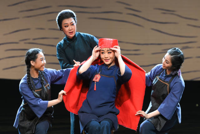 广东粤剧院创排作品粤剧《红头巾》剧照。受访者供图