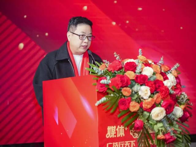 广东乡村振兴对虾产业服务中心理事长沈小杰