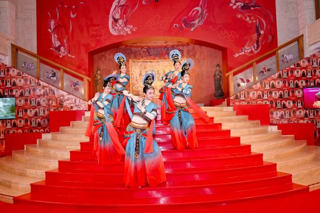 群舞《盛世敦煌》表演