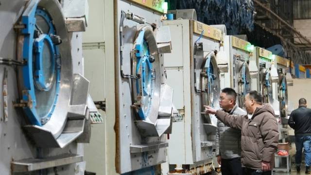 几片布拼起来的广货，凭啥热卖全球？｜珏察