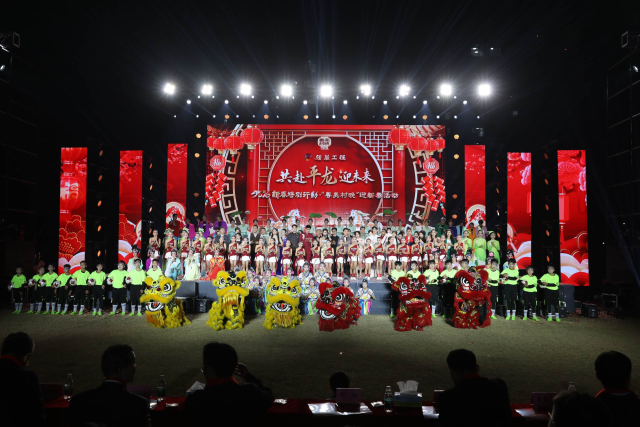 “粤美村晚”首秀在广州花都平龙新时代社区揭幕。